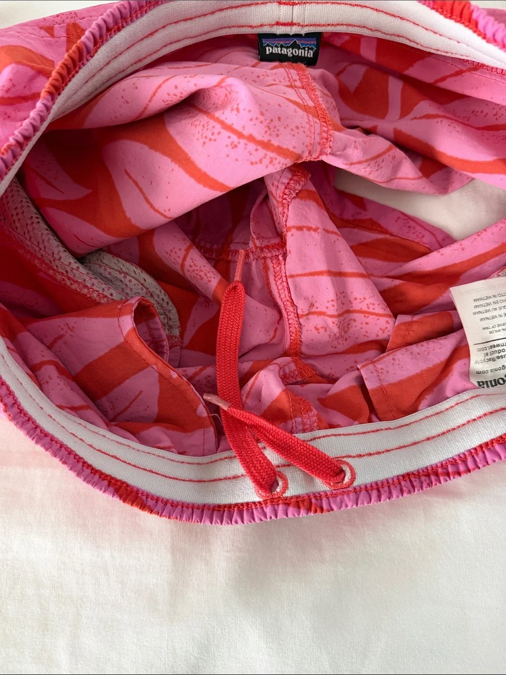 Patagonia Women’s Baggies Shorts Eucalyptus Fronds Catalan Coral Print Medium
